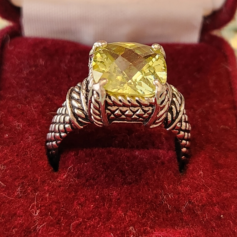 Very pretty apple green gem...from Premiere Jewelry